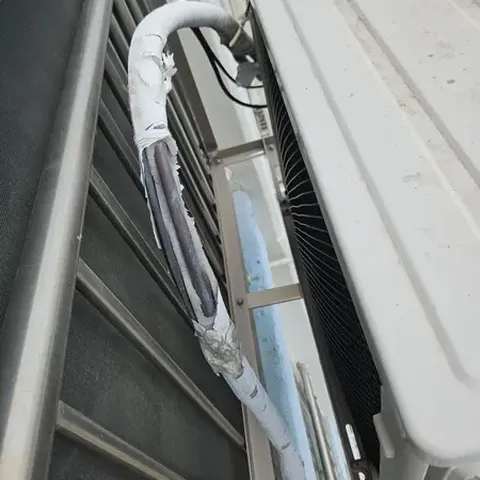 배관 마감 부위 클로즈업 점검